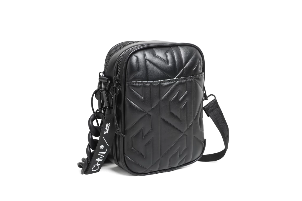r76-black-mat-2-3534a1627bcda7134817448120183422-1024-1024